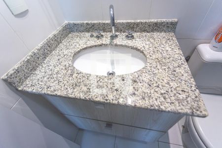 Banheiro social de apartamento para alugar com 2 quartos, 55m² em Independência, São Bernardo do Campo
