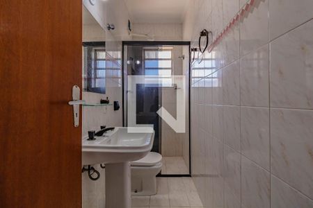 Banheiro de casa para alugar com 1 quarto, 32m² em Jardim Oriental, São Paulo