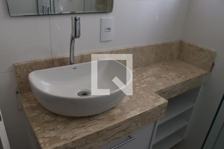Apartamento para alugar com 70m², 2 quartos e 1 vagaDetalhe do banheiro do quarto 2