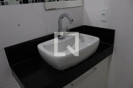 Apartamento para alugar com 70m², 2 quartos e 1 vagaDetalhe do banheiro 1