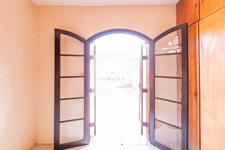 Casa à venda com 130m², 2 quartos e 2 vagasQuarto