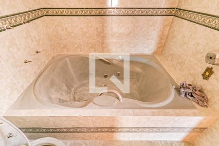 Casa à venda com 130m², 2 quartos e 2 vagasSuite - Banheiro