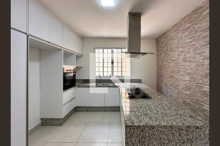 Casa à venda com 250m², 2 quartos e 4 vagasCozinha
