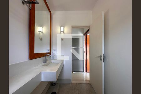 Casa à venda com 250m², 2 quartos e 4 vagasBanheiro