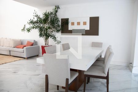 Sala 1 de casa de condomínio para alugar com 4 quartos, 240m² em Vila Albertina, São Paulo