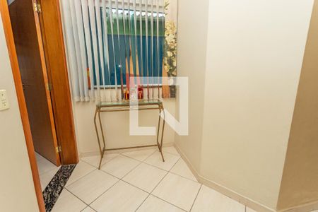 Casa para alugar com 199m², 3 quartos e 3 vagas Casa para alugar com 199m², 3 quartos e 3 vagasHall da escada