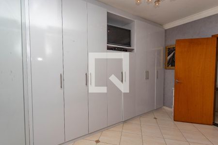Casa para alugar com 199m², 3 quartos e 3 vagas Casa para alugar com 199m², 3 quartos e 3 vagasQuarto 1 - suíte