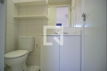Banheiro de apartamento para alugar com 1 quarto, 43m² em Jardim do Salso, Porto Alegre