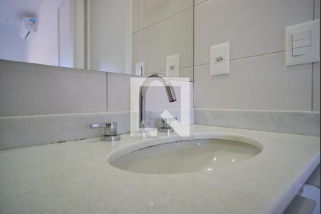 Banheiro de apartamento para alugar com 1 quarto, 43m² em Jardim do Salso, Porto Alegre