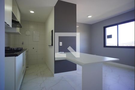 Cozinha de apartamento para alugar com 1 quarto, 43m² em Jardim do Salso, Porto Alegre