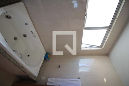 Apartamento à venda com 200m², 4 quartos e 3 vagasBanheiro da Suite