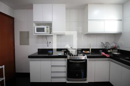 Apartamento à venda com 200m², 4 quartos e 3 vagasCozinha e Área de Serviço