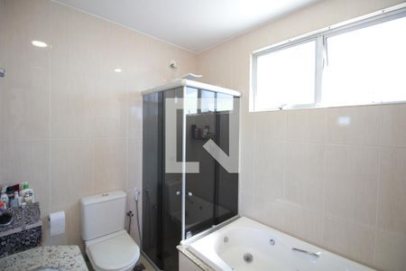 Apartamento à venda com 200m², 4 quartos e 3 vagasBanheiro da Suite