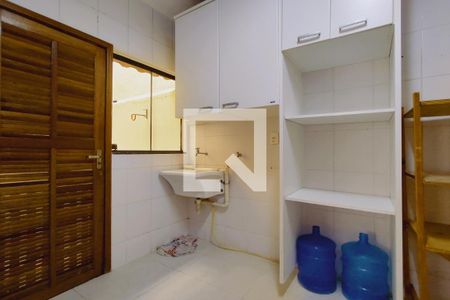 Casa para alugar com 81m², 3 quartos e 1 vaga Casa para alugar com 81m², 3 quartos e 1 vagaCozinha - Armários