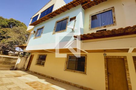 Casa para alugar com 81m², 3 quartos e 1 vaga Casa para alugar com 81m², 3 quartos e 1 vagaFachada