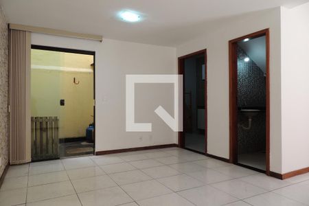 Sala  de casa para alugar com 3 quartos, 81m² em Jacarepaguá, Rio de Janeiro