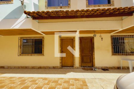 Casa para alugar com 81m², 3 quartos e 1 vaga Casa para alugar com 81m², 3 quartos e 1 vagaFachada