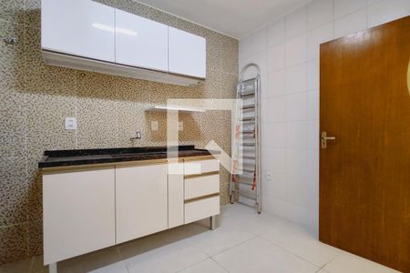 Casa para alugar com 81m², 3 quartos e 1 vaga Casa para alugar com 81m², 3 quartos e 1 vagaCozinha - Armários