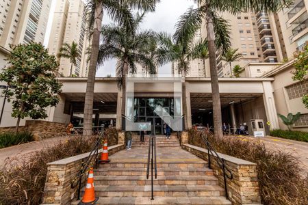 Apartamento para alugar com 68m², 2 quartos e 1 vagaFachada