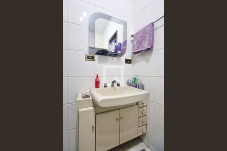 Casa à venda com 235m², 3 quartos e 4 vagasBanheiro 2