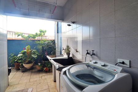 Casa à venda com 235m², 3 quartos e 4 vagasÁrea de Serviço