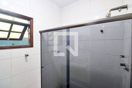Casa à venda com 235m², 3 quartos e 4 vagasBanheiro 2