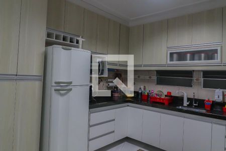 Casa à venda com 197m², 3 quartos e 2 vagas Casa à venda com 197m², 3 quartos e 2 vagasCozinha