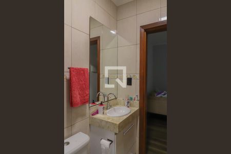 Casa à venda com 197m², 3 quartos e 2 vagas Casa à venda com 197m², 3 quartos e 2 vagasBanheiro