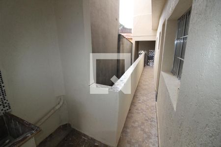 Corredor de casa para alugar com 2 quartos, 80m² em Jardim Colorado, São Paulo