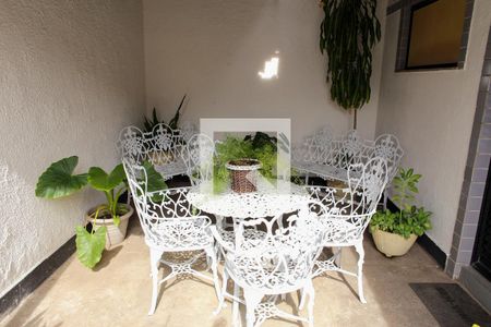 Casa de condomínio à venda com 127m², 3 quartos e 1 vagaÁrea Comum