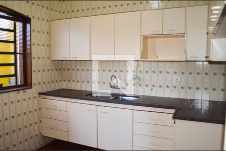 Casa para alugar com 1000m², 4 quartos e 4 vagas Casa para alugar com 1000m², 4 quartos e 4 vagasCozinha