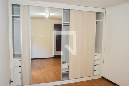 Casa para alugar com 1000m², 4 quartos e 4 vagas Casa para alugar com 1000m², 4 quartos e 4 vagasQuarto