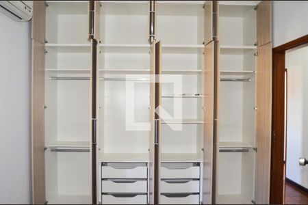 Casa para alugar com 1000m², 4 quartos e 4 vagas Casa para alugar com 1000m², 4 quartos e 4 vagasQuarto 3
