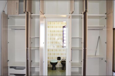 Casa para alugar com 1000m², 4 quartos e 4 vagas Casa para alugar com 1000m², 4 quartos e 4 vagasQuarto 4
