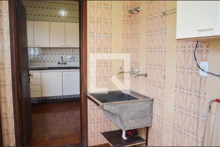 Casa para alugar com 1000m², 4 quartos e 4 vagas Casa para alugar com 1000m², 4 quartos e 4 vagasLavanderia