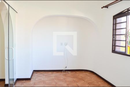 Casa para alugar com 1000m², 4 quartos e 4 vagas Casa para alugar com 1000m², 4 quartos e 4 vagasQuarto 1