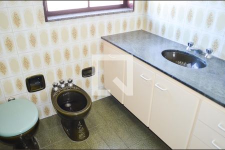 Casa para alugar com 1000m², 4 quartos e 4 vagas Casa para alugar com 1000m², 4 quartos e 4 vagasBanheiro