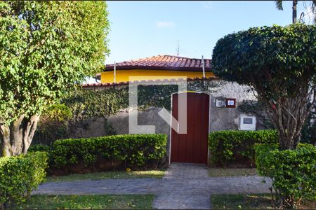Casa para alugar com 1000m², 4 quartos e 4 vagas Casa para alugar com 1000m², 4 quartos e 4 vagasFachada
