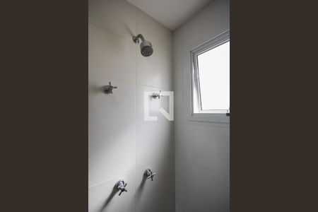 Apartamento para alugar com 75m², 2 quartos e 2 vagas Apartamento para alugar com 75m², 2 quartos e 2 vagasChuveiro do banheiro