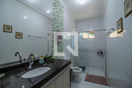 Banheiro Corredor de casa à venda com 3 quartos, 120m² em Céu Azul, Belo Horizonte