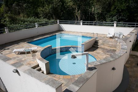 Apartamento à venda com 180m², 1 quarto e 3 vagas Apartamento à venda com 180m², 1 quarto e 3 vagasÁrea comum - Piscina