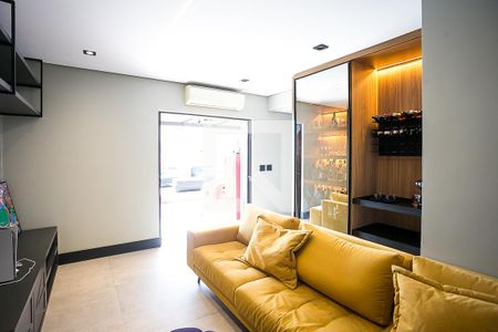 Sala 1 de apartamento à venda com 1 quarto, 180m² em Vila Suzana, São Paulo