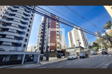 Apartamento à venda com 180m², 1 quarto e 3 vagas Apartamento à venda com 180m², 1 quarto e 3 vagasFachada