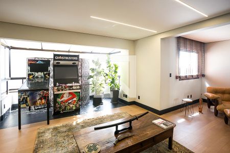 Sala 2 de apartamento à venda com 1 quarto, 180m² em Vila Suzana, São Paulo