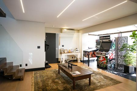 Sala 2 de apartamento à venda com 1 quarto, 180m² em Vila Suzana, São Paulo