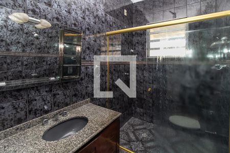 Casa à venda com 202m², 5 quartos e 3 vagasBanheiro da Suíte 1