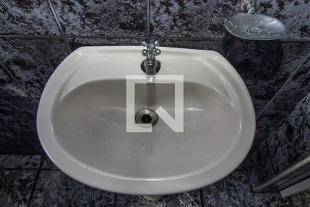 Casa à venda com 202m², 5 quartos e 3 vagasBanheiro 6