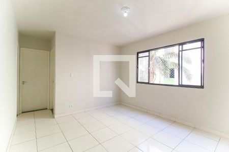 Sala de apartamento à venda com 2 quartos, 52m² em Vila Carmosina, São Paulo