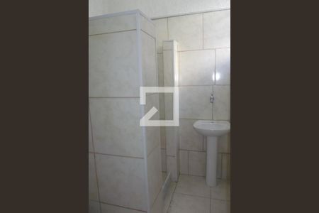 Banheiro de kitnet/studio para alugar com 1 quarto, 35m² em Pilares, Rio de Janeiro