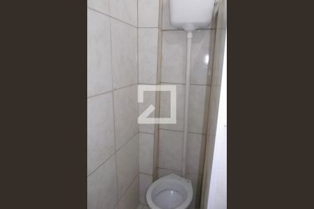 Banheiro de kitnet/studio para alugar com 1 quarto, 35m² em Pilares, Rio de Janeiro